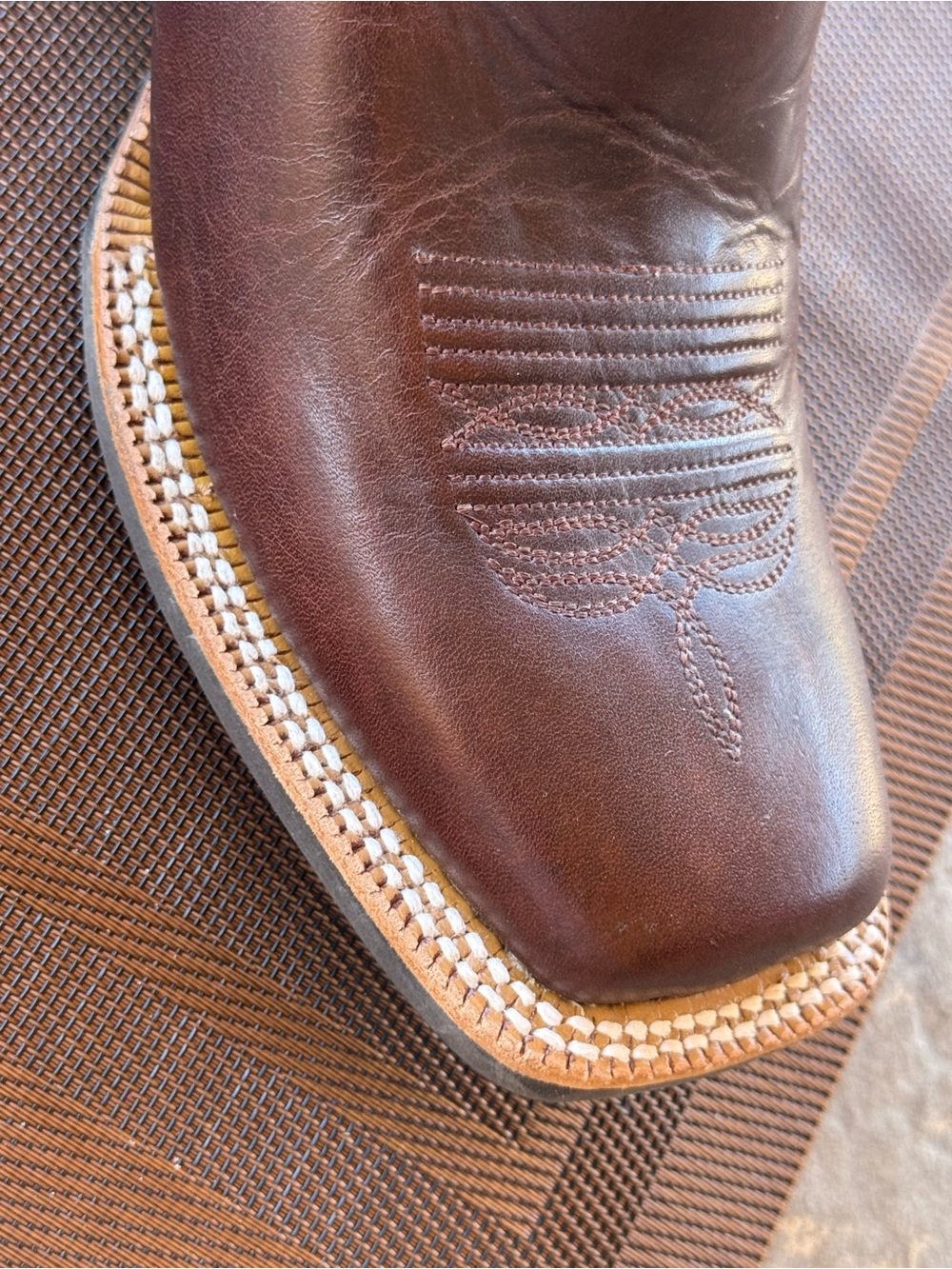 NWOT ARIAT WOMEN'S SHOWDOWN WESTERN BOOTS - BROAD SQUARE TOE - Picture 5 of 11